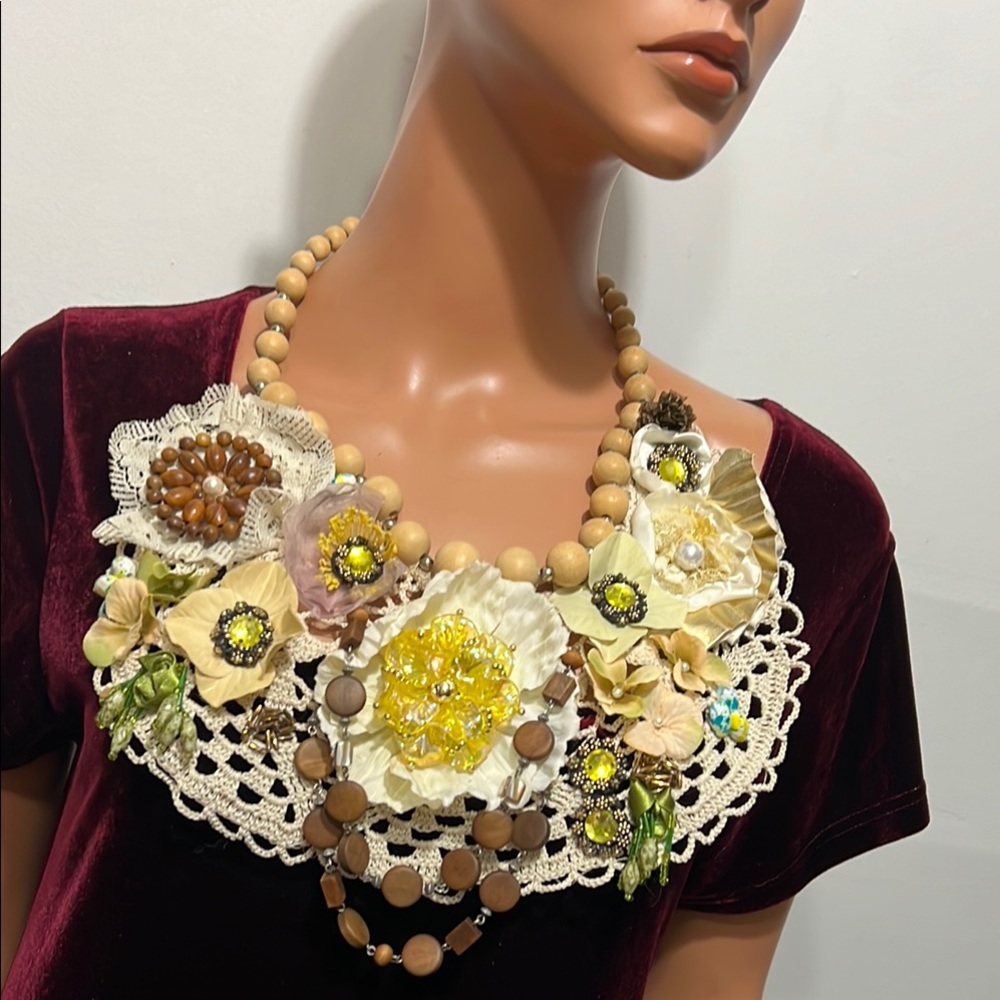 Elegant Floral Beaded Necklace Textile Jewelry Bib Bohemian